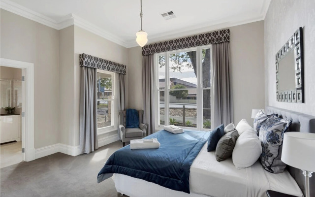 Grandview Accommodation - The Elm Tree Apartments