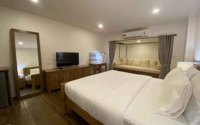 Nim-Mann Classy 615, Nimmanhemindra Rd, ChiangMai