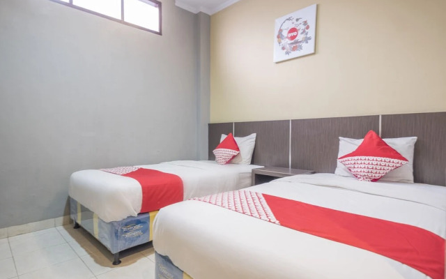 OYO 1631 Aristo Home