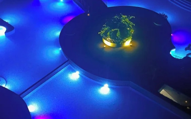 Modern Studio Poolside Balcony Near Mactan Airport