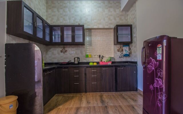 OYO 11587 Home Spacious Studios Nerul