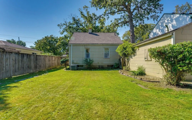 5 Mi to Downtown: Royal Oak Bungalow!