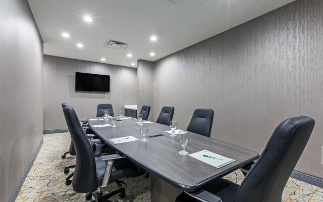 Holiday Inn Houston NE - Bush Airport Area by IHG