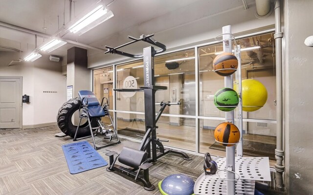 FRONTDESK 500 Fifth Apts Downtown Nashville