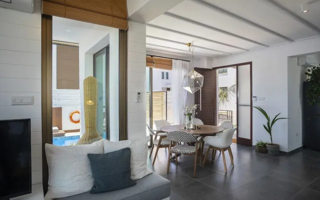 Chris Le Mare Luxury Villa
