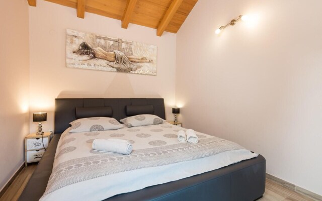 Amazing Home in Gostinjac With Wifi and 3 Bedrooms