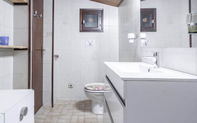 Attractive Holiday Home in Cessenon-sur-orb With Terrace