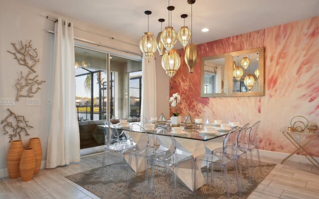 Elegant Home With Pool & Spa, Close to Disney