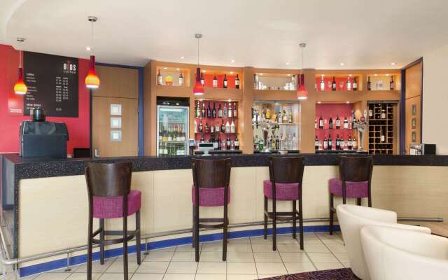 Ramada by Wyndham London North M1