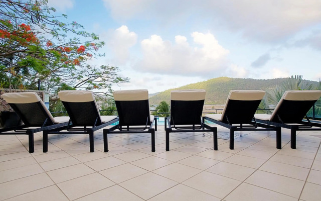 at Waterfront Whitsunday Retreat