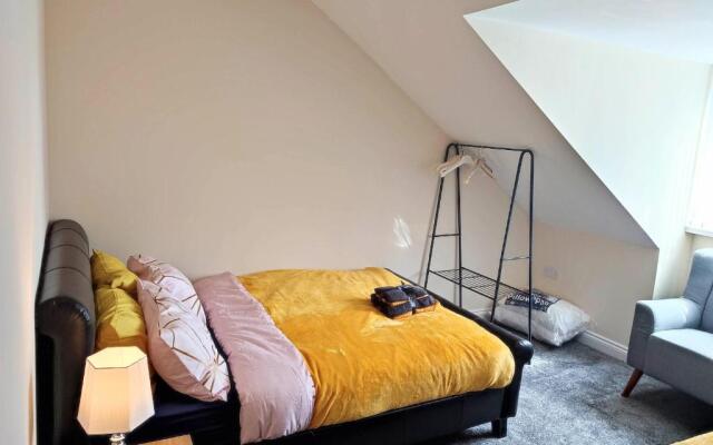 Crystal Suite 4 - private parking - metro