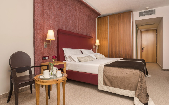 Hotel Pelegrin Plava Laguna