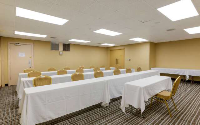 Quality Inn & Suites - Greensboro-High Point