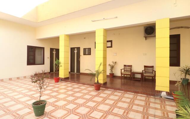 OYO 10605 Hotel Star INN