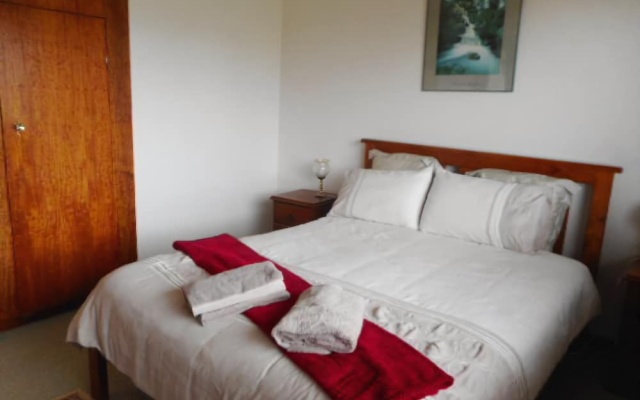 Catalina Cottage Holiday House – Guest Rooms – Port Macdonnell