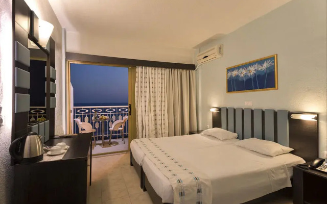 Ninos Grand Beach Resort