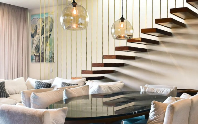 Immaculate Design Coupled With First-class Amenities Penthouse