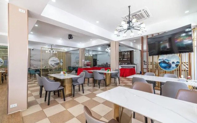 Phuket Meet Holiday Hotel