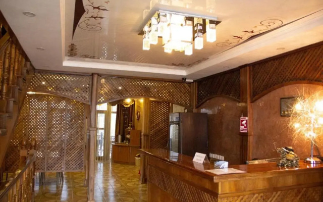 Kristall Hotel