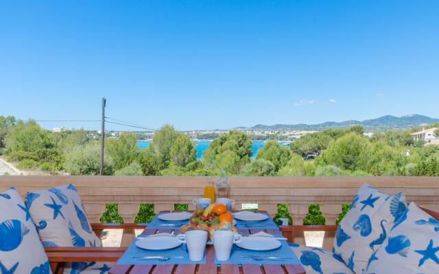 M&M - Apartment with sea views in Portocolom. Free WiFi