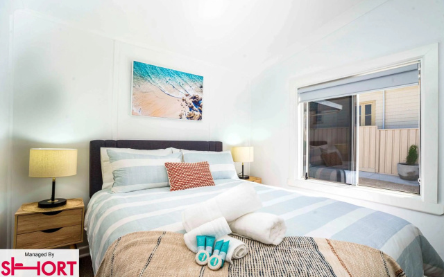 Bright, Cosy Cottage near CBD- Free wifi, Netflix and Disney Plus – Guest Rooms – Orange