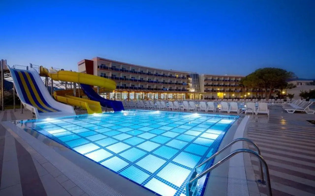 Grand Sahins Gumuldur Resort