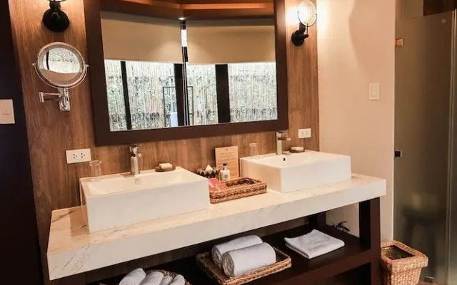 Lihim Resorts