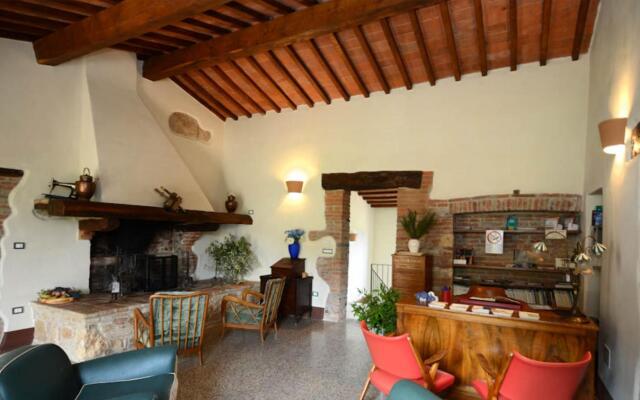 Independent Residence With 14 Beds in Montepulciano-podere Monti
