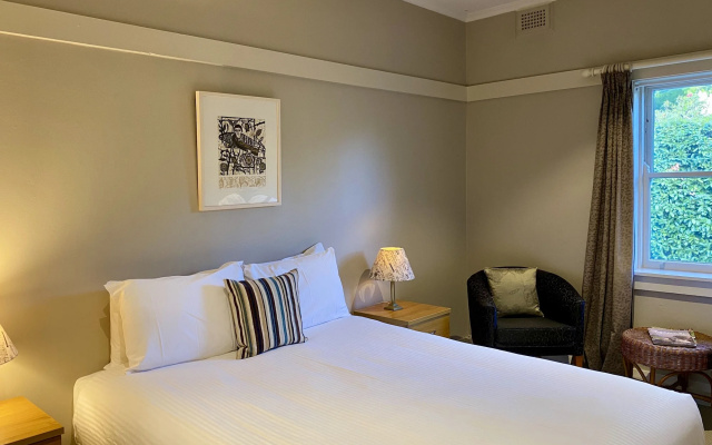Links House – Guest Rooms – Bowral