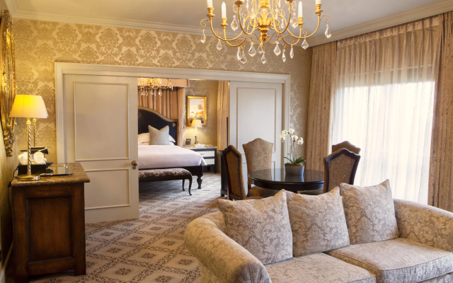 Palazzo Hotel - Image 4