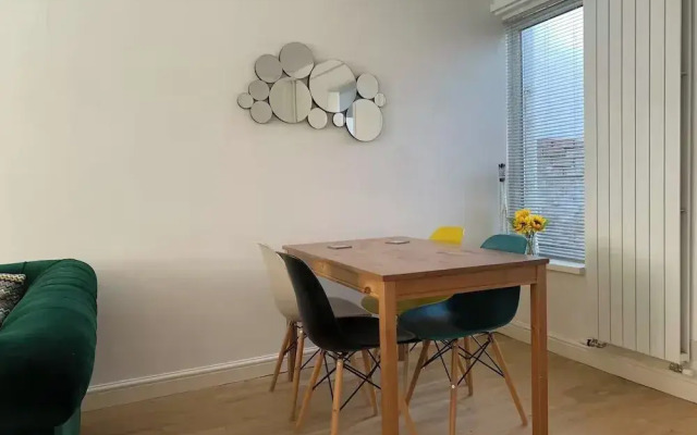 Beautiful 2-bed House in Portsmouth