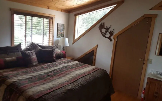 Resurrection Lodge on the Bay