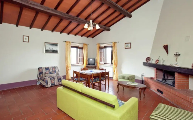 Modern Farmhouse in Pienza With Pool