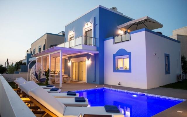 Seabreeze Villa - with Jacuzzi & heated pool