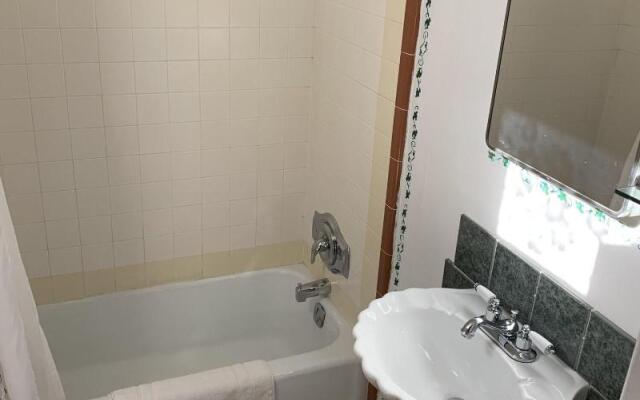 Sugarloaf Mountain Motel