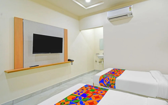 Fabhotel Lexus Grand