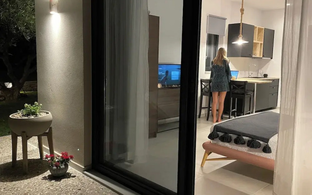 Garden Suite, Beautiful Seaview - Close to Beach