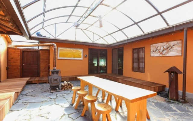 Ganghwado Hwanggeumbit Pension