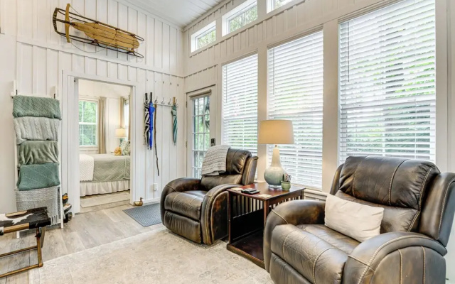 Highlands Vacation Rental - Walk to Main St!
