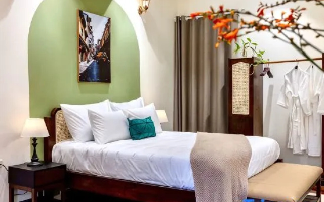 1000m2 Private Villa 32 An Duong Tay Ho – Guest Rooms – Hanoi