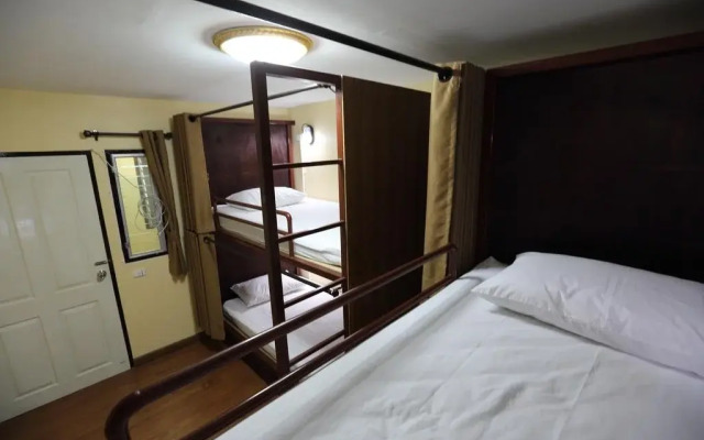 @Home Hostel Wua Lai