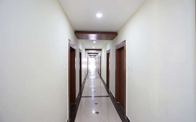 OYO 9048 Hotel Lucifer