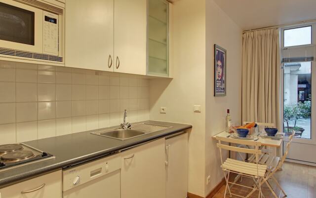 S09278 - Studio with patio for 3 people, Grand Boulevards