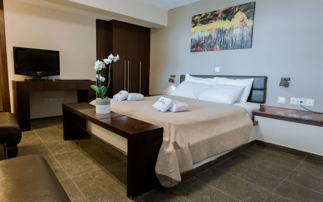 12 Months Luxury Resort