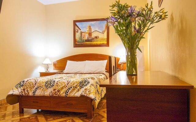La Colmena Hotel