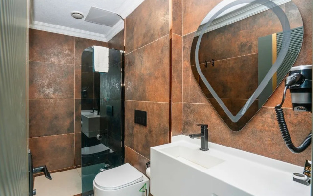 216 Ruby Suite