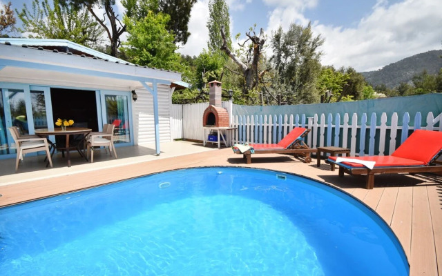 Villa Sezar by Helaltatilvillari