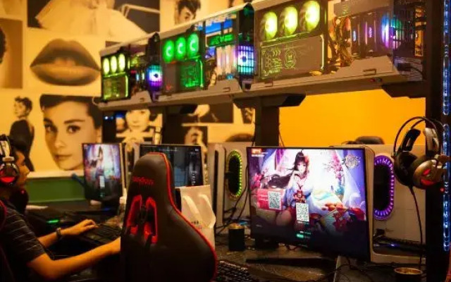 X E-sports Hostel