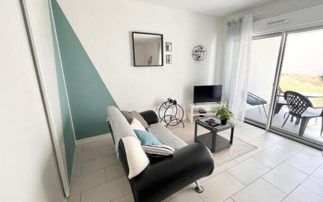 Jacuzzi / Parking Privé / Terrasse / Au pied du tram