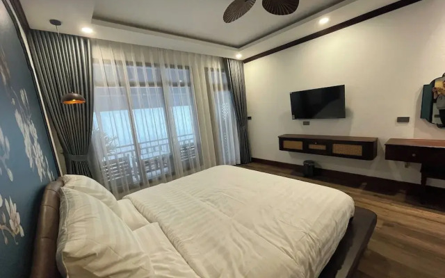 Dream 1985 Hotel